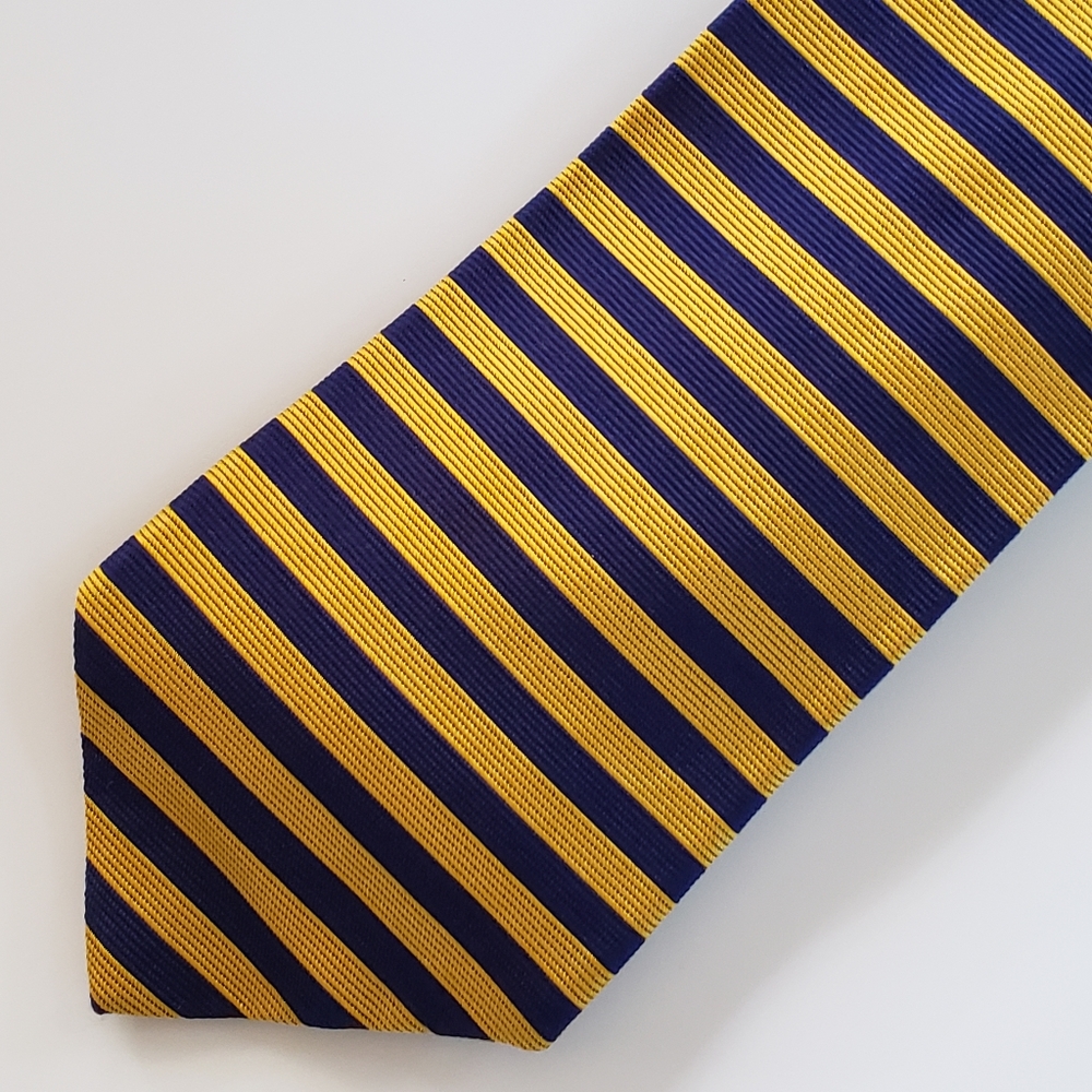 Brook Brothers makers blue and gold striped necktie. Excellent condition.